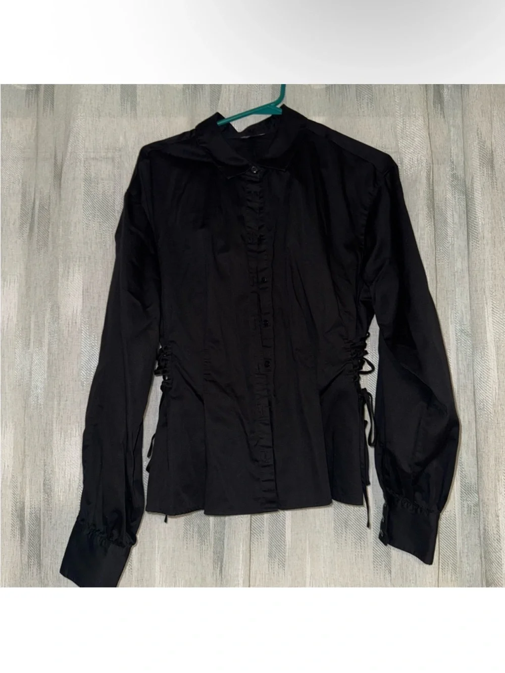 Guess Black Button-Front Peplum Blouse - Picture 4 of 8